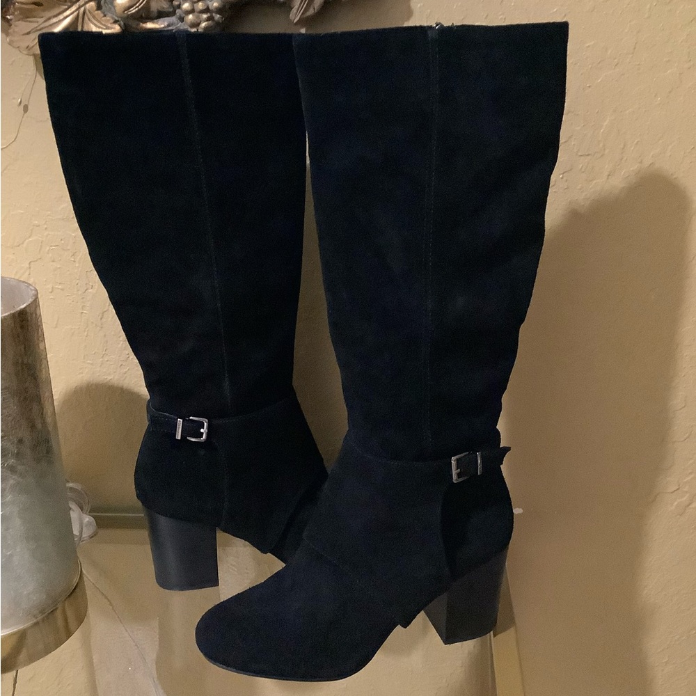 NWTS Sexy BCBG Genuine Black Leather Suede size 12M length 16 Heel height 3.5”